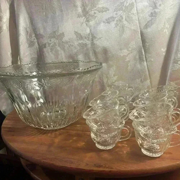 Indiana Glass Clear Punch Bowl and Cups Harvest  Grapes Fruit Pattern Vintage - Picture 2 of 5